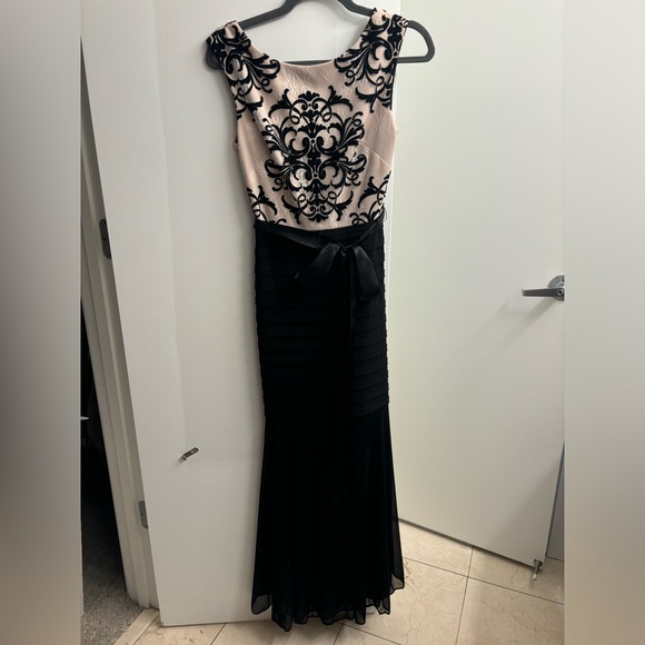 Black and White Mermaid Formal Dress - Picture 4 of 8